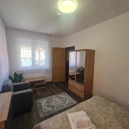 Juhar Apartment *